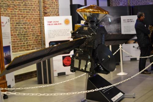Schaalmodel van de ExoMars 2016 Trace Gas Orbiter