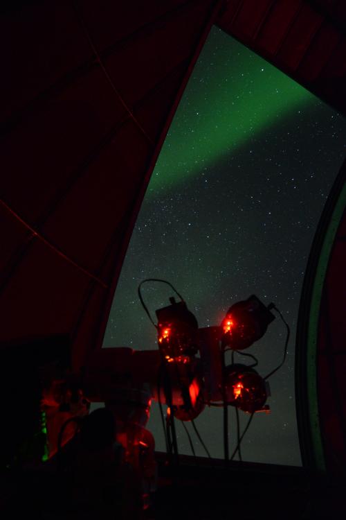 L'instrument PLIP installé dans le dôme principal de l'observatoire de Skibotn